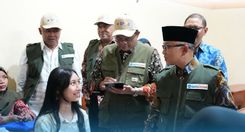 Wamendikdasmen Pantau Langsung SPMB di Surabaya